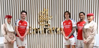Emirates Welcomes Arsenal to its Travel Store in London