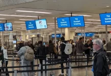 U.S. Warns of Possible Airport Closures as Funding Standoff Strains Security Operations