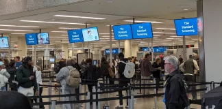 U.S. Warns of Possible Airport Closures as Funding Standoff Strains Security Operations