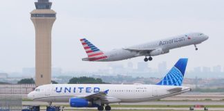 U.S. Lawmakers Probe Airline Competition as Merger Debate Returns to Spotlight
