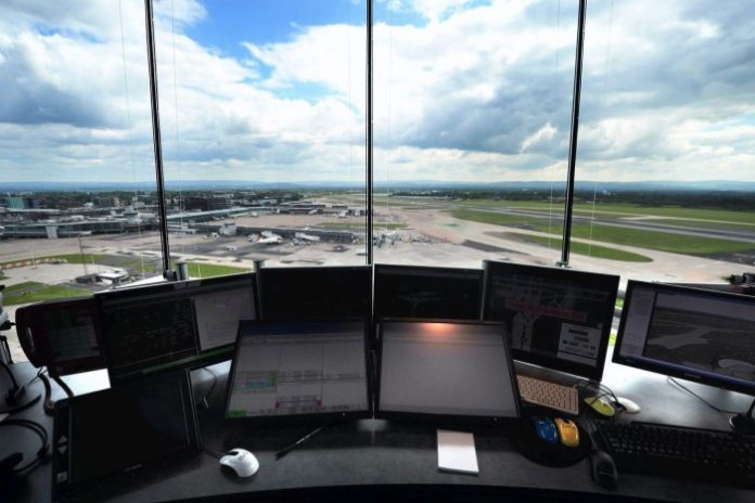 what-goes-on-inside-an-air-traffic-control-tower
